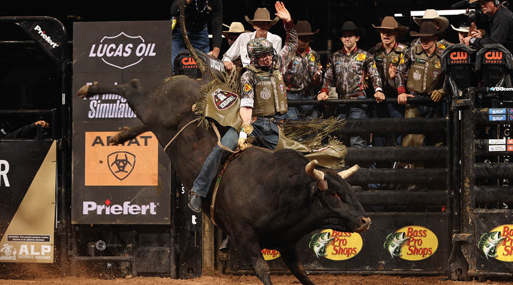 Paulo Eduardo Rossetto, Boomtown, Thunder, during the third day of the Glendale Teams Series PBR. Photo By: Bull Stock Media